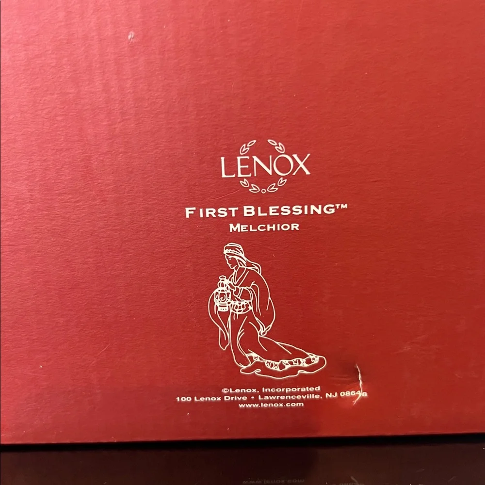 Lenox First Blessing Nativity - Melchior - Picture 12 of 16